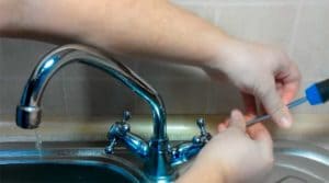 Как починить протекающий кран﻿ своими руками