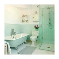Ванная комната в бледных тонах